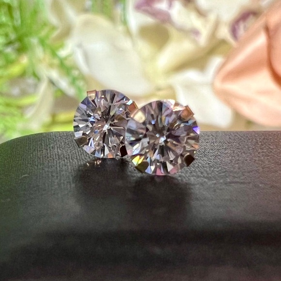 New! Round Cut Diamond Studs set in Solid 10K Gold. Brand new 4 prong setting - Picture 14 of 15